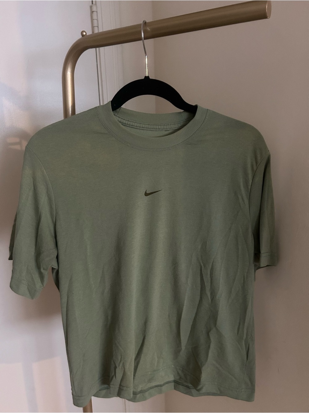 Nike Dri-FIT Green Tee XS | Minimal Swoosh Athletic Shirt Loose Fit